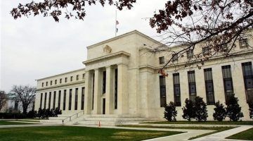 الاحتياطي الفيدرالي يرجح تخفيض أسعار الفائدة العام الحالي