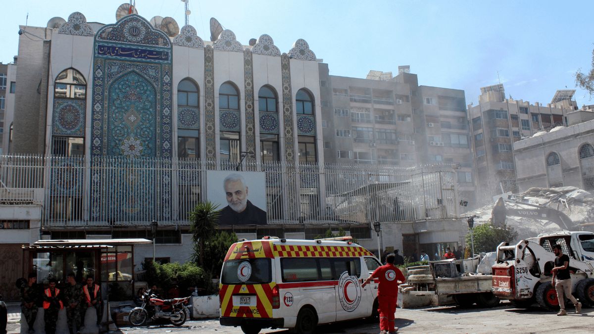 مسؤول إيراني: حذرنا واشنطن بالتنحي جانبا "حتى لا تتعرض لضربة"