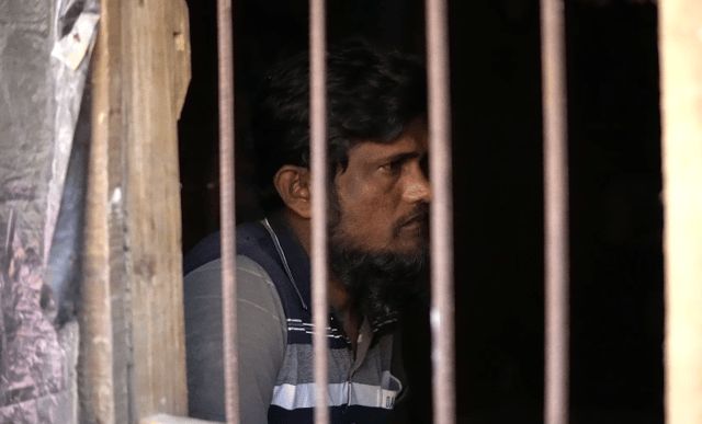 البحر أمامهم والعصابات وراءهم.. "الروهينغا" من الموت إلى الموت (وثائقي إرم)