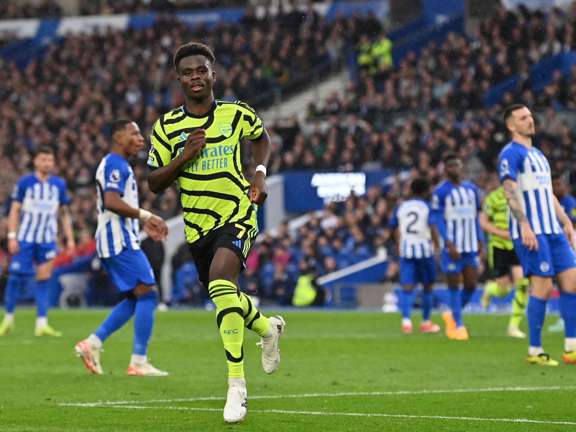 أرسنال يستعيد صدارة البريميرليغ بفوز كاسح على برايتون - موقع الخليج الان