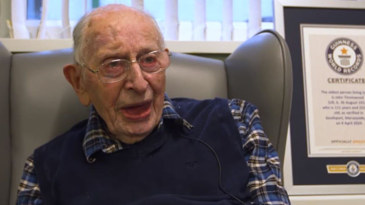 "أكبر معمّر في العالم" يكشف سر عمره الطويل