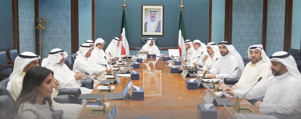 الكويت.. رئيس الوزراء يقدم استقالة الحكومة إلى أمير البلاد