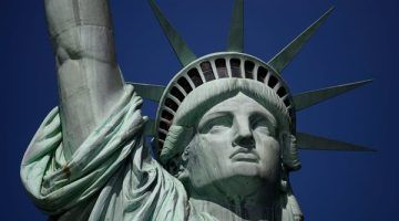 زلزال نيويورك يهز تمثال الحرية