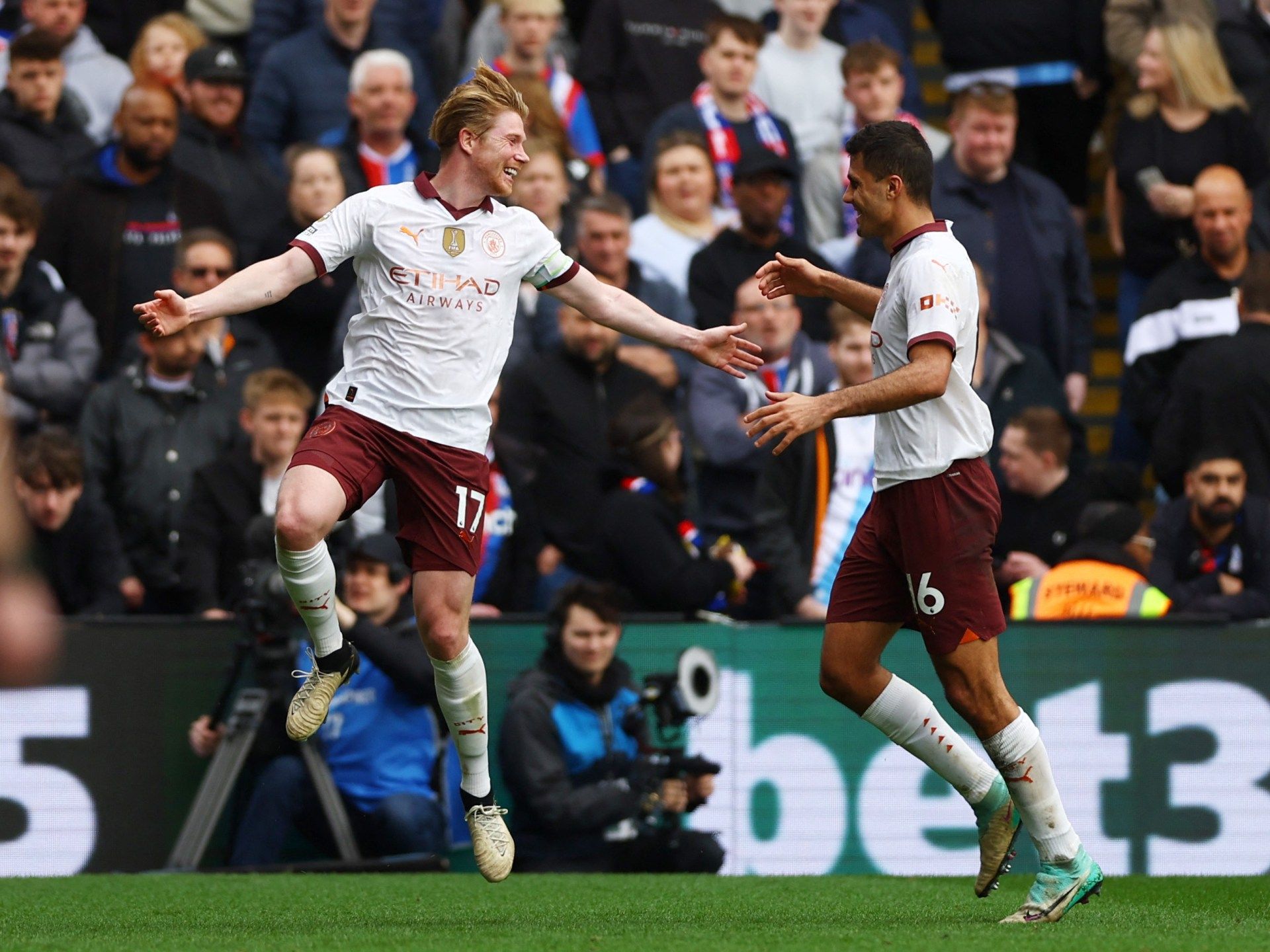 دي بروين يقود مانشستر سيتي لفوز كبير على كريستال بالاس في البريميرليغ - موقع الخليج الان