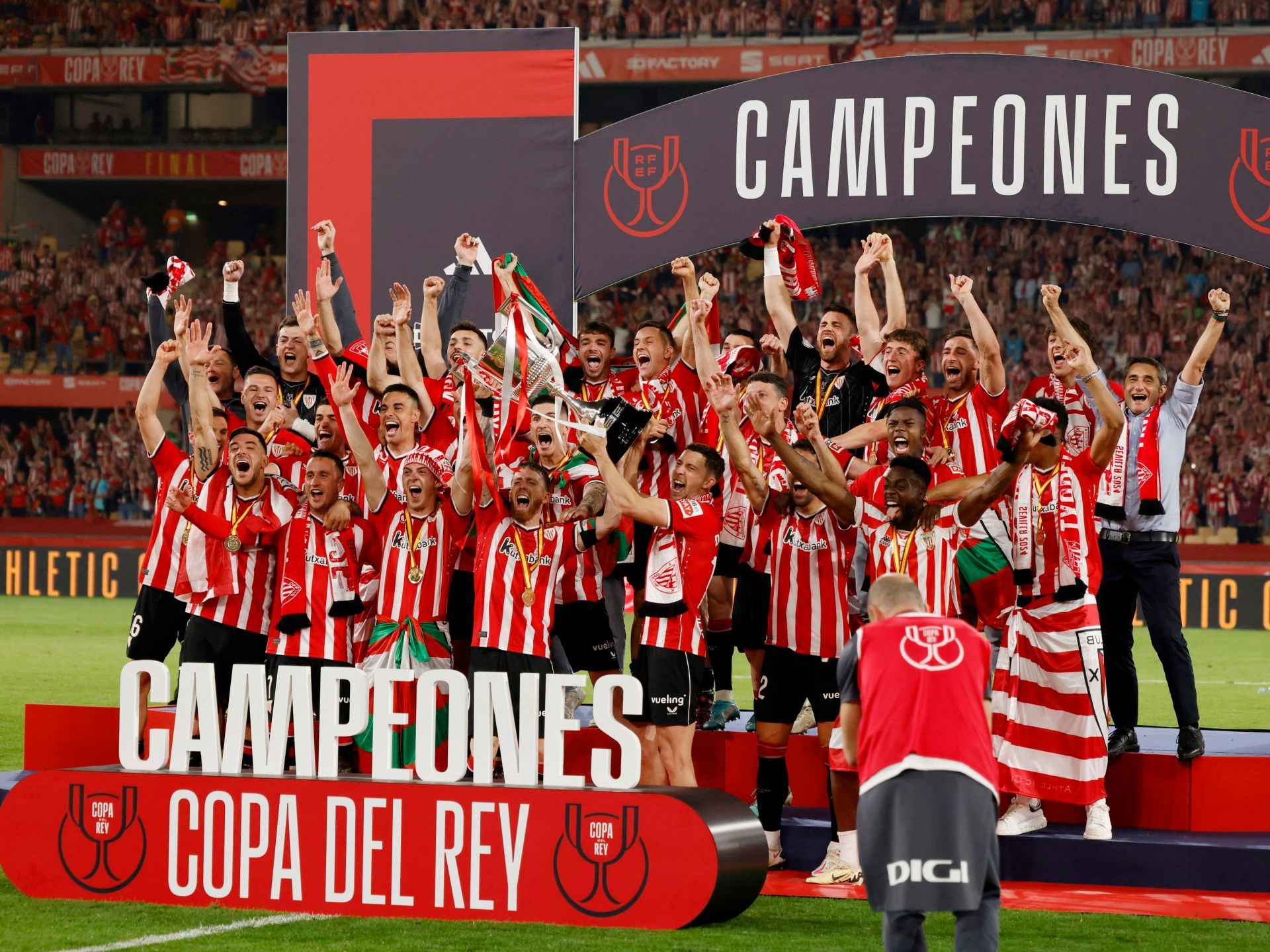 بيلباو يعاني لفك نحس المباريات النهائية ويتوج بكأس إسبانيا للمرة الـ24 - موقع الخليج الان