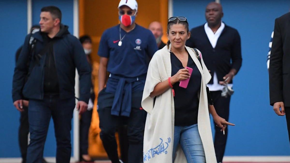 سر زيارة فايزة العماري المفاجئة للجزائر (صور)