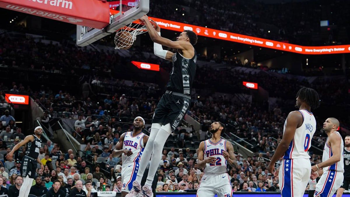 NBA.. ماكسي يقود فيلادلفيا لهزيمة سبيرز بدوري السلة الأمريكي