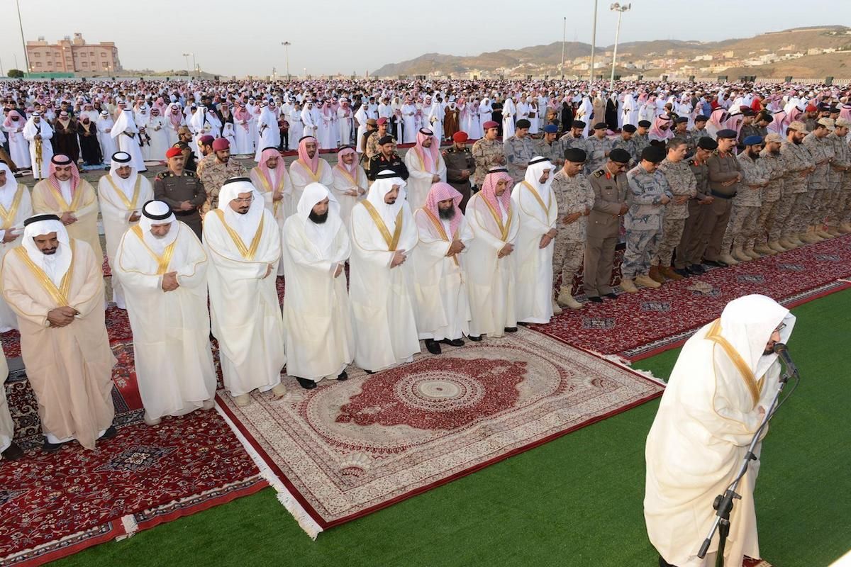 متى تبدأ صلاة العيد في أبها؟ موعد صلاة العيد في أبها وآخر وقت لإخراج زكاة الفطر - موقع الخليج الان