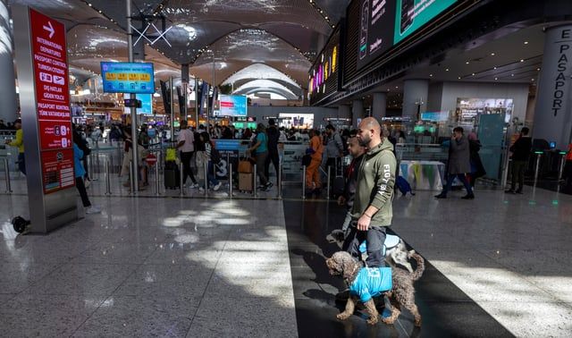 يؤمه العرب.. مطار شهير يكافح رهاب السفر بطريقة جديدة