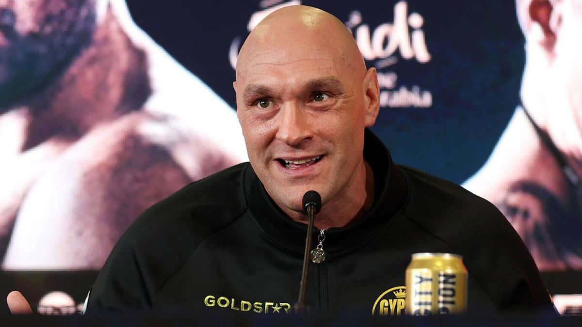 قبل نزالهما المرتقب.. فيوري يوجه تحذيرا إلى أوسيك