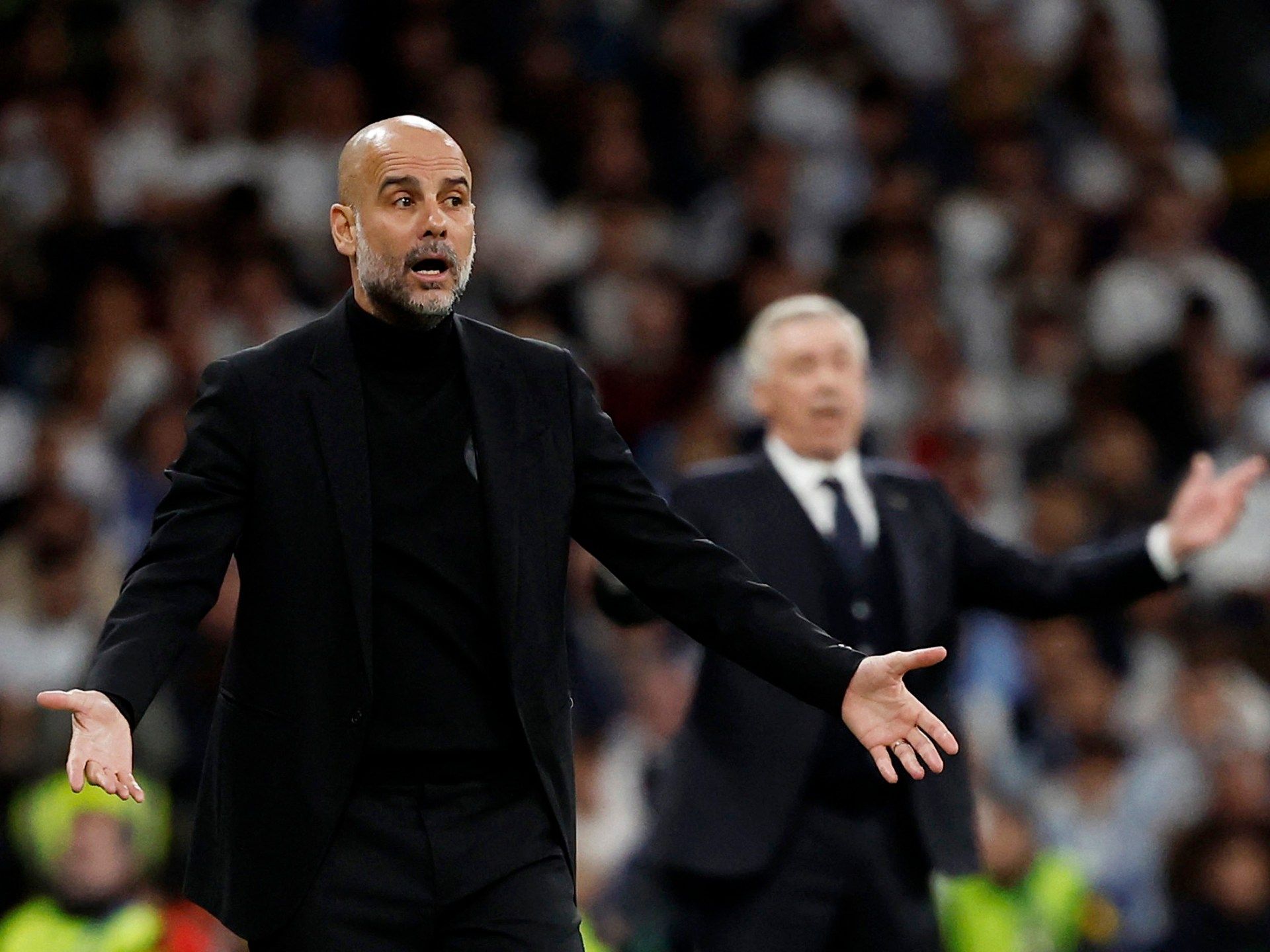 غوارديولا ينتقد أرضية ملعب برنابيو.. ويشيد بنجم ريال مدريد - موقع الخليج الان