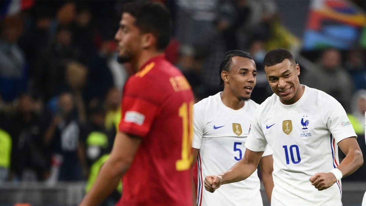 ليس مبابي فقط.. 3 صراعات تحسم قمة باريس سان جيرمان وبرشلونة