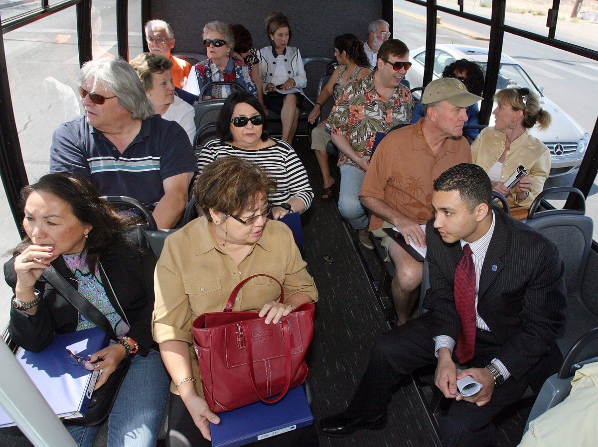 "الدردشة مع الغرباء" تؤثر بشكل إيجابي على الصحة