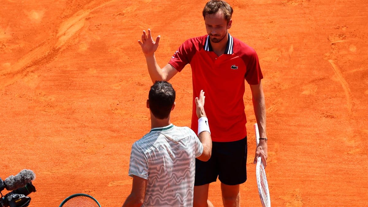 ميدفيديف يخرج من بطولة مونت كارلو للتنس على يد ختشانوف