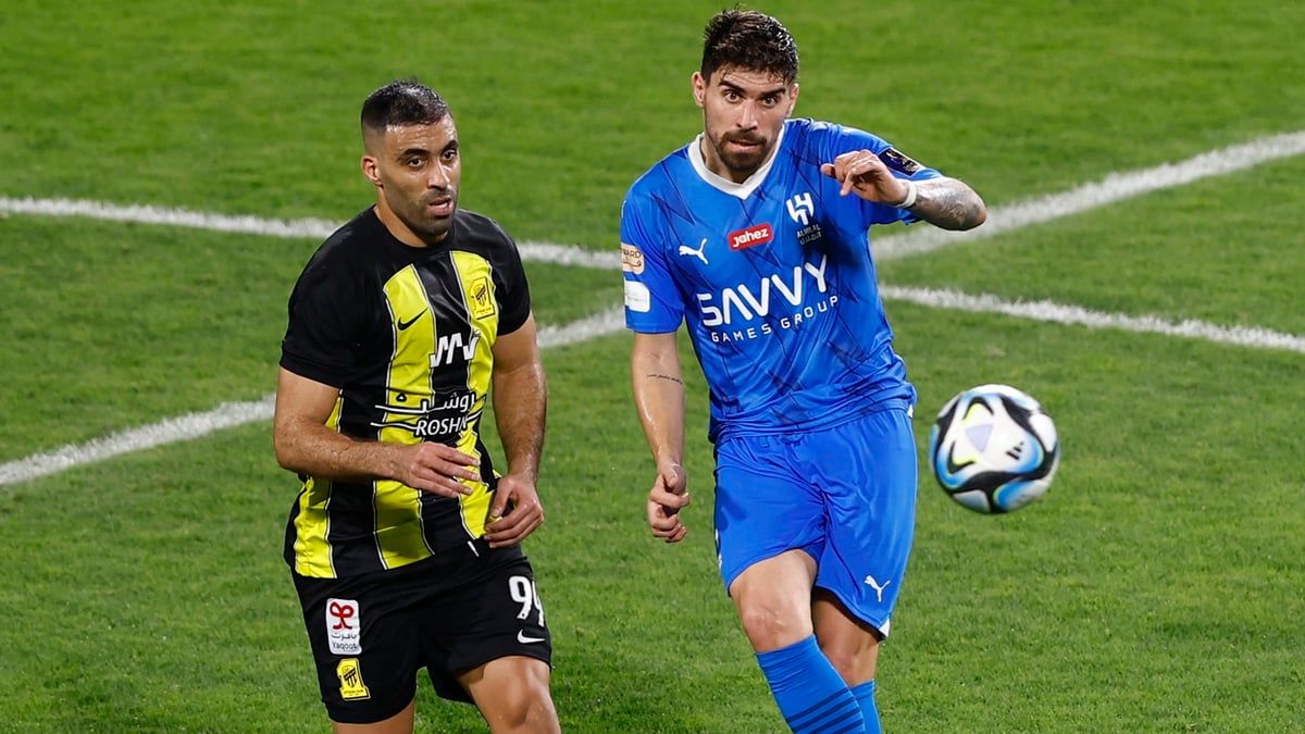 تطور مهم للغاية في أزمة عبد الرزاق حمد الله والمشجع