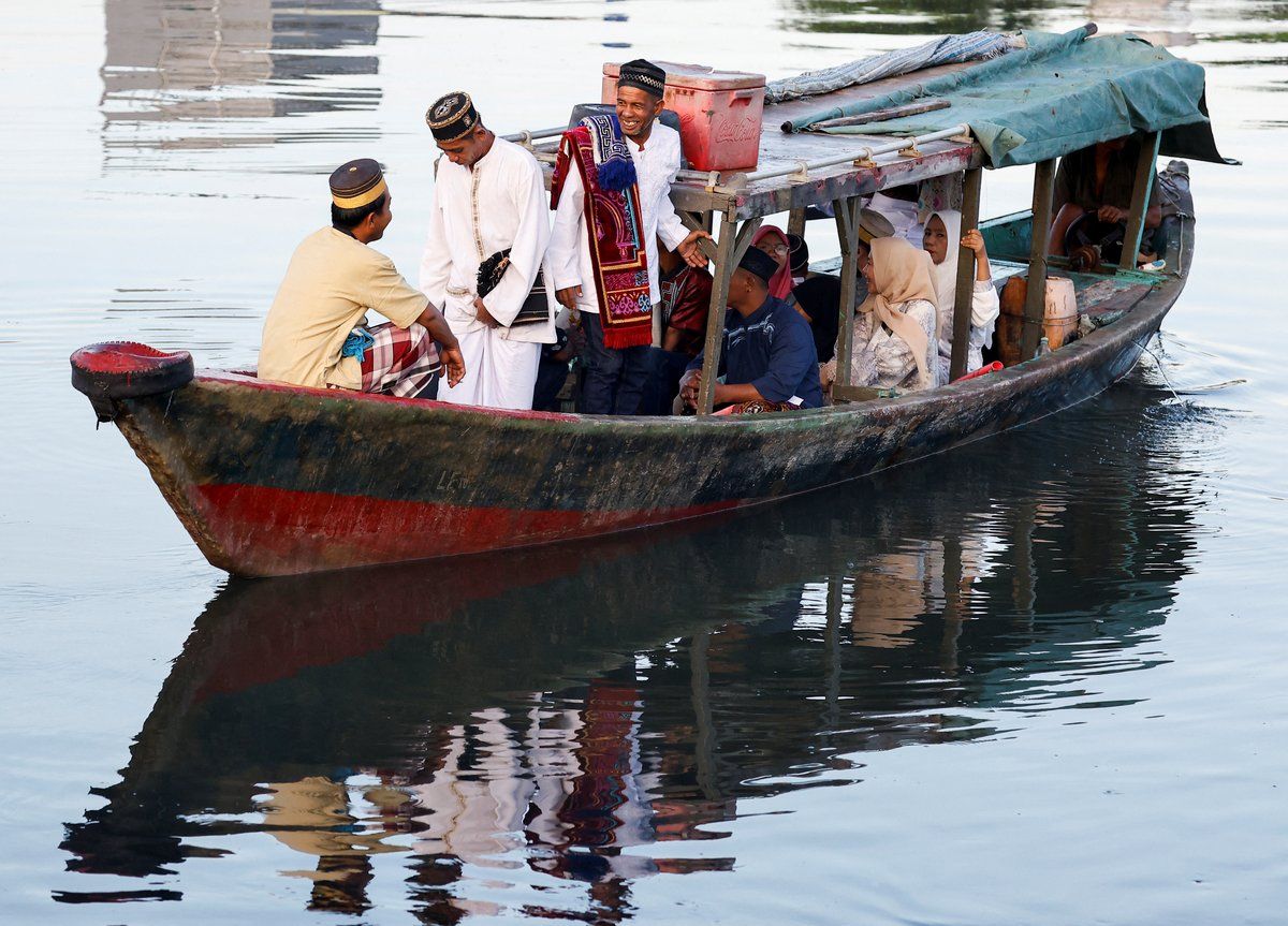 كيف احتفل المسلمون في العالم بعيد الفطر؟ (صور)