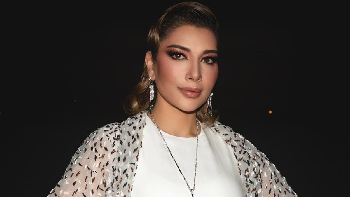 بعد سنوات.. أصالة تكشف سر خلع أحذيتها على المسرح (فيديو)