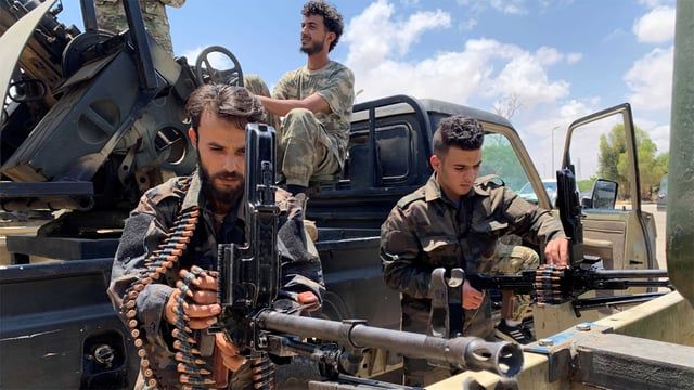 ما دلالات التحركات العسكرية الأمريكية في غرب ليبيا؟