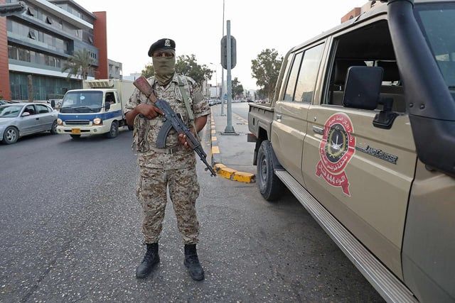 ما دلالات التحركات العسكرية الأمريكية في غرب ليبيا؟