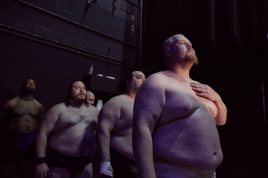 بطولة العالم لمصارعة السومو تهز MSG – صور - موقع الخليج الان