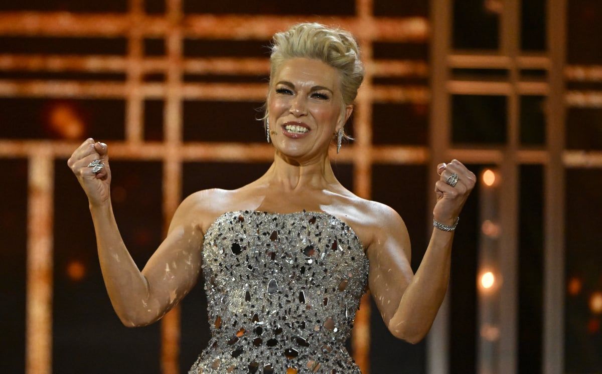 ممثلة بريطانية توبخ مصورا طلب منها إظهار ساقها (فيديو)