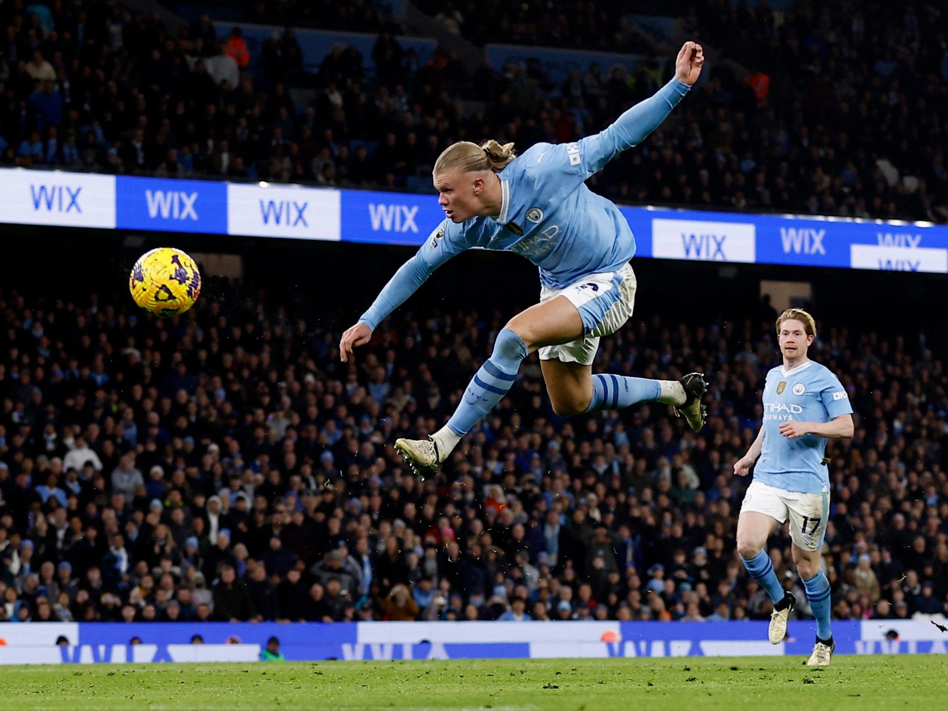 4 وجوه جديدة تنافس هالاند وصلاح على الحذاء الذهبي في الدوري الإنجليزي - موقع الخليج الان