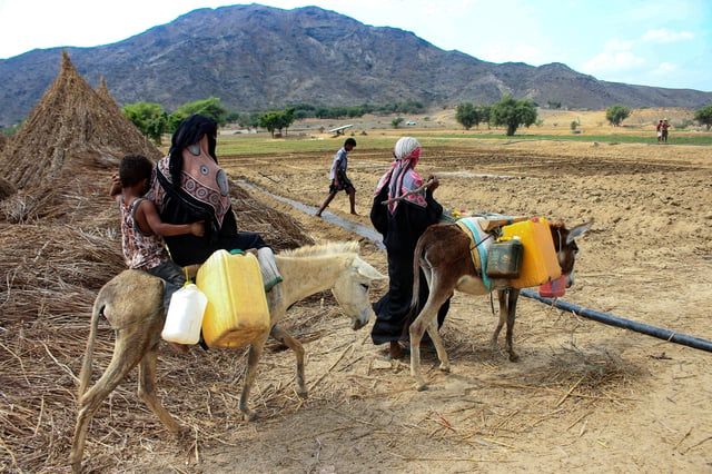 يمنيون بعد عشر سنوات من الانقلاب: حياتنا تحولت إلى جحيم