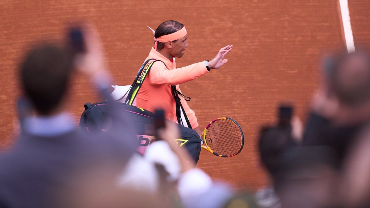دي مينو يطيح بنادال من بطولة برشلونة المفتوحة للتنس