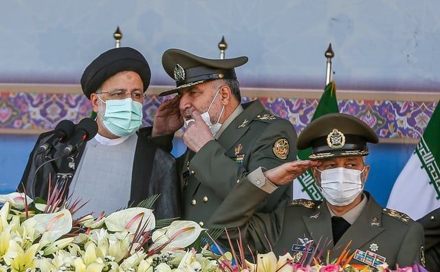 خشية الرد الإسرائيلي.. الجيش الإيراني يغير موقع استعراض عسكري