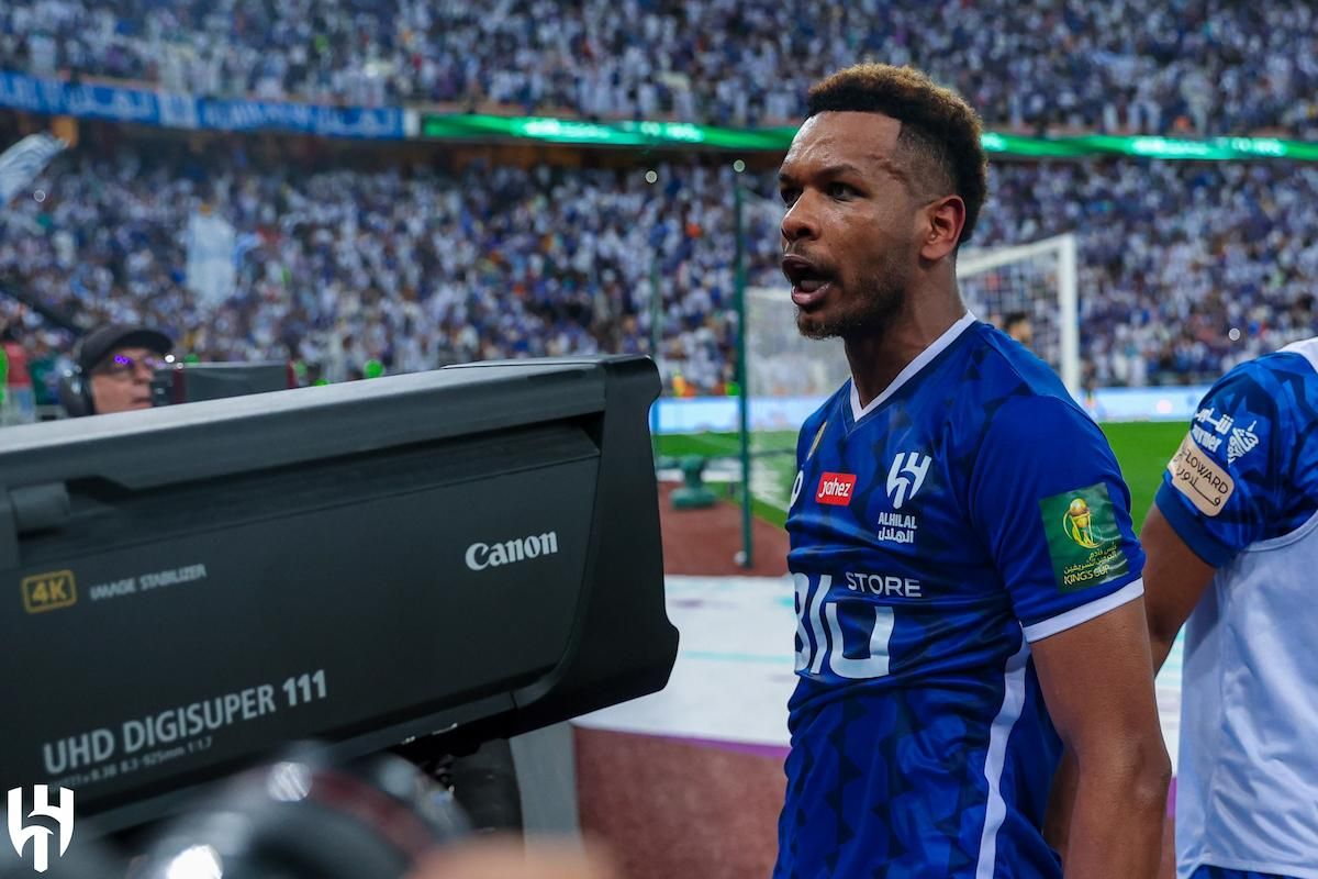 سعادة لا تُوصف من أندية روشن في "البليهي" بعد تسببه في خسارة فريقه أمام العين - موقع الخليج الان