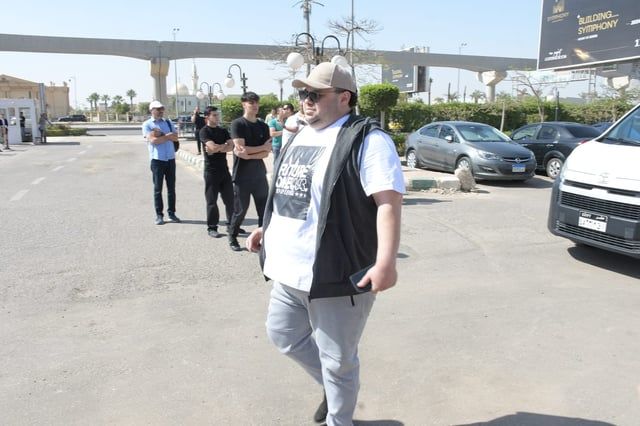 حضور واسع لنجوم الفن في جنازة الفنان صلاح السعدني (صور)