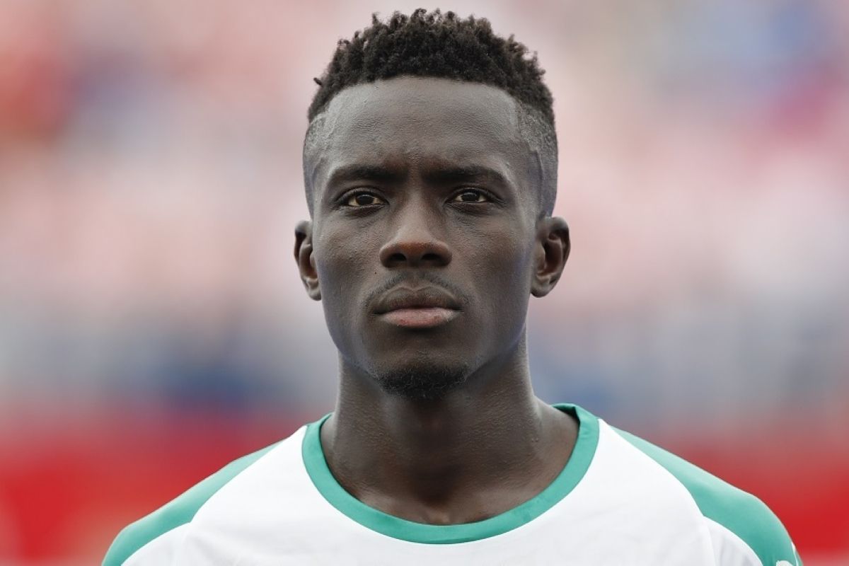 مفاجأة...لاعب وسط إيفرتون الإنجليزي "إدريسا جاي" يقترب من الدوري السعودي - موقع الخليج الان