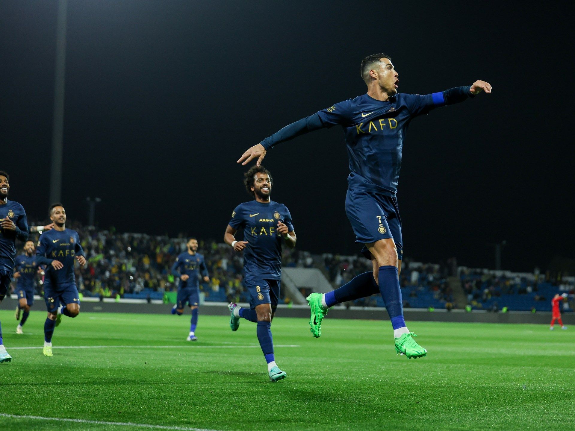 “أنت الأفضل”.. هكذا يحفز رونالدو نفسه قبل التسديد وتسجيل الأهداف - موقع الخليج الان