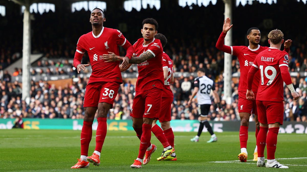 ليفربول يتخطى فولهام ويواصل المنافسة على لقب الدوري الإنجليزي