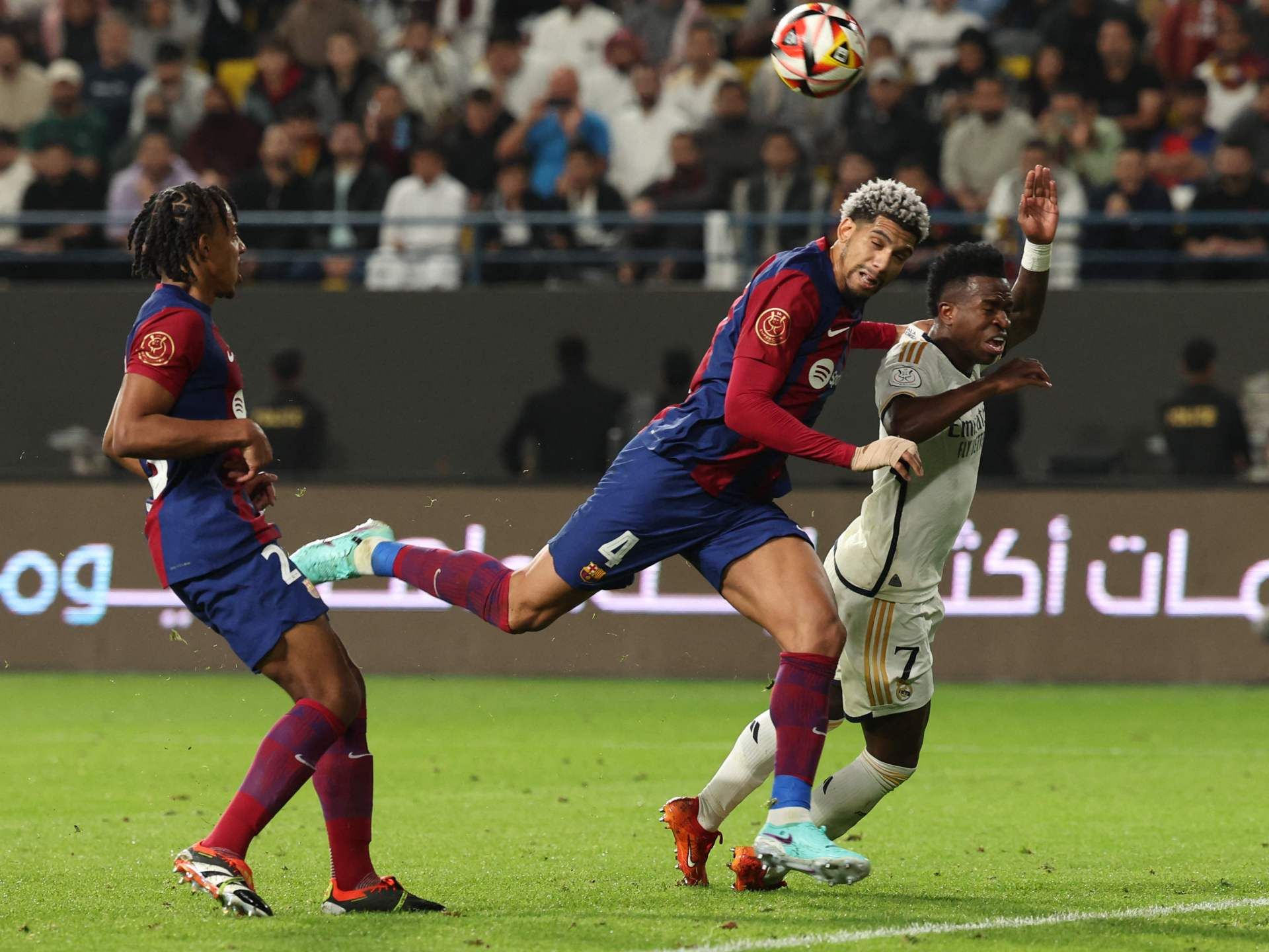 ريال مدريد ضد برشلونة.. 4 معارك رئيسية قد تحسم “الكلاسيكو” - موقع الخليج الان