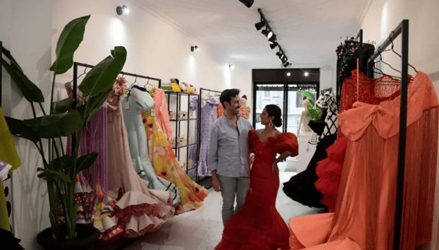 فستان الفلامنكو.. تقليد أندلسي يعود إلى الواجهة في عالم الموضة (صور)