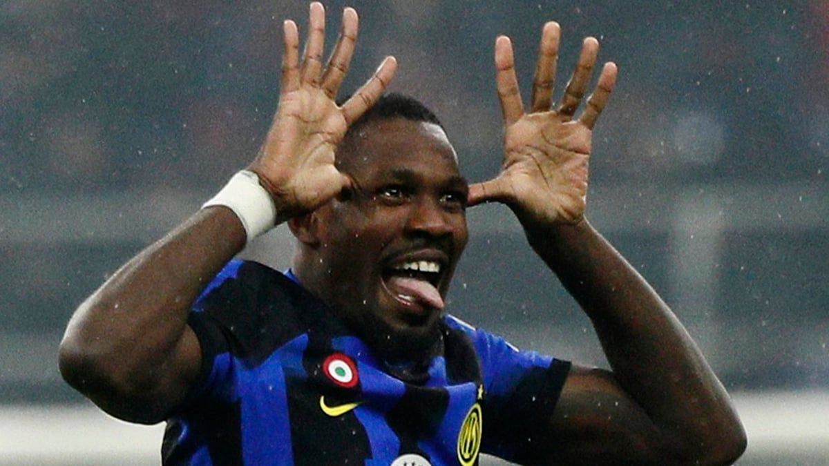 بحضور والده.. ماركوس تورام يحتفل بطريقة مثيرة أمام ميلان (فيديو)