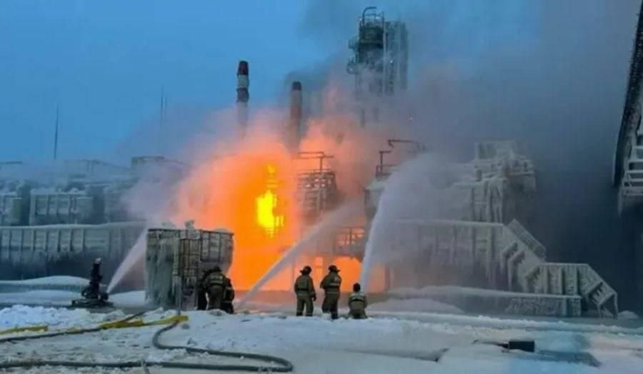 مقتل 3 في حريق بمصنع للمعدات الكهربائية في روسيا