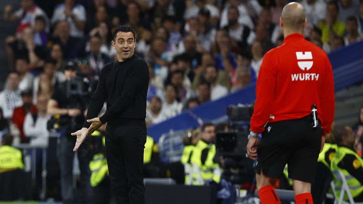 عار.. تشافي يعلق على أداء حكم الكلاسيكو