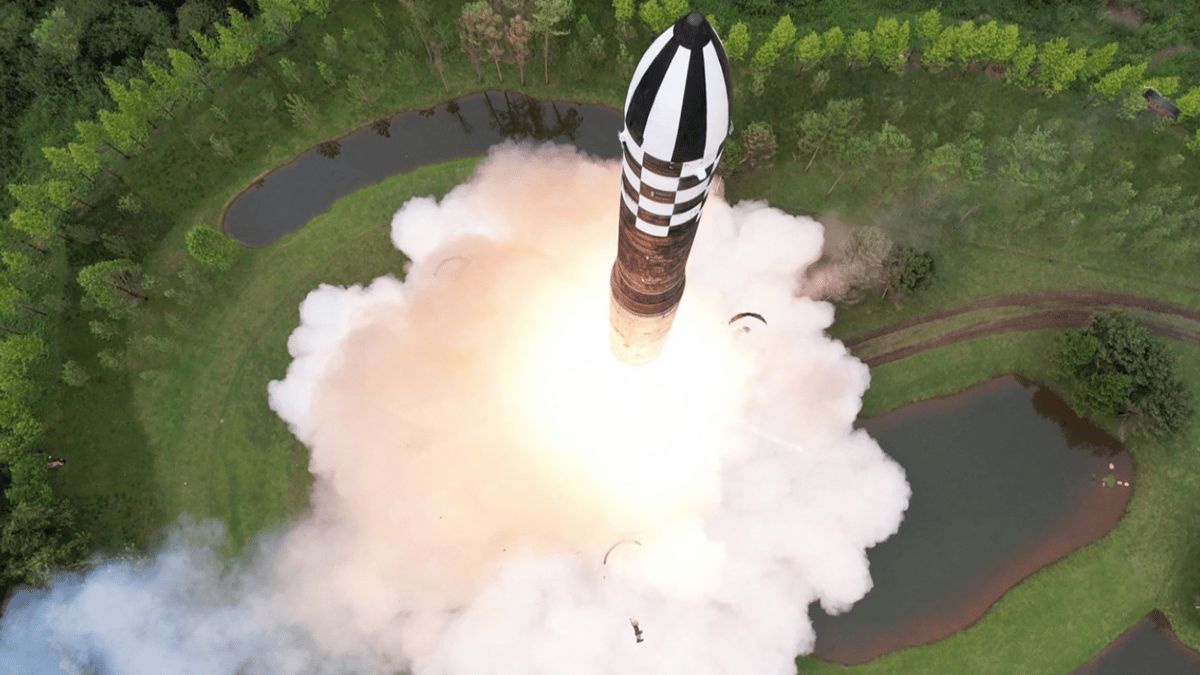 سول: كوريا الشمالية أطلقت صاروخا باليستيا باتجاه ساحلها الشرقي