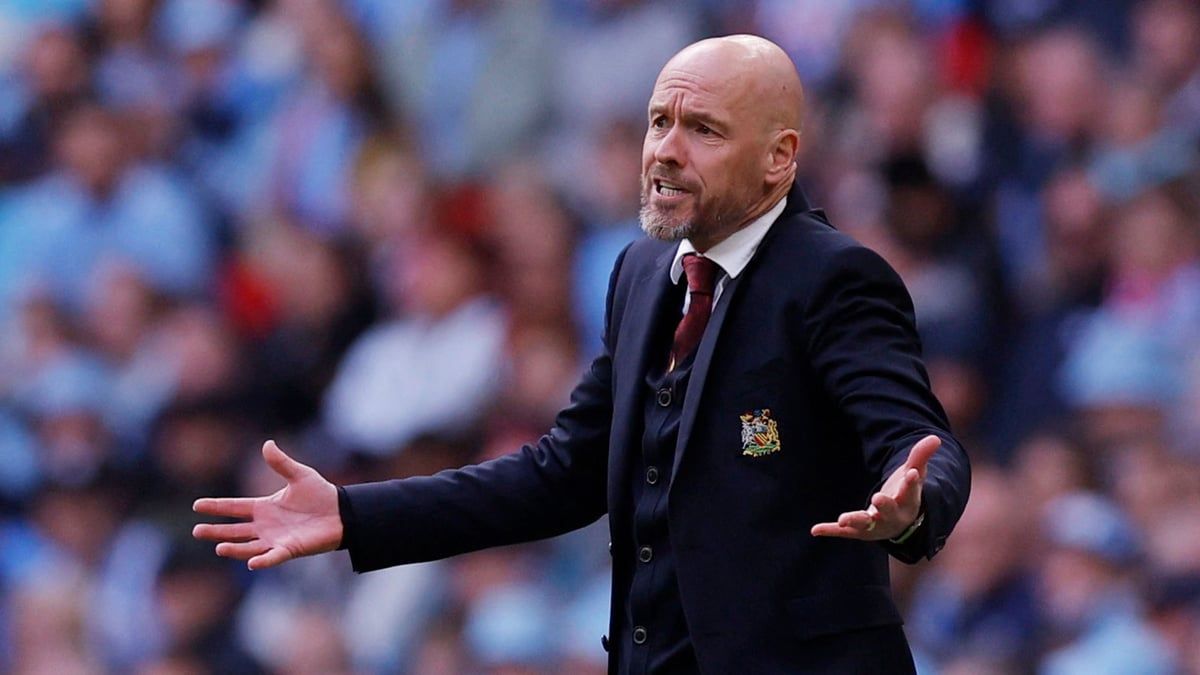 مانشستر يونايتد يبدأ التواصل مع "خليفة" تين هاغ