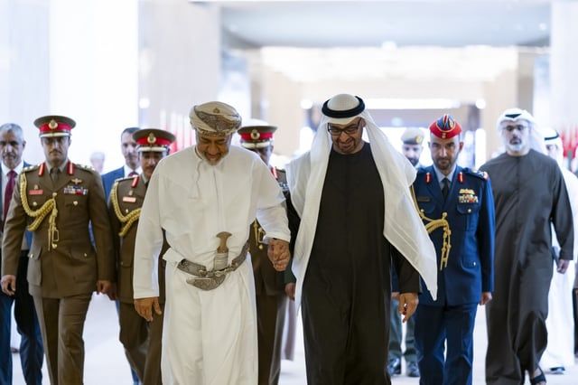 الإمارات وعُمان تؤكدان مواقفهما الداعية إلى الاستقرار في المنطقة