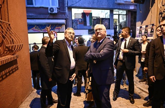 لتوثيق العلاقات.. الرئيس الألماني يزور تركيا برفقة "شاورما مجمدة"