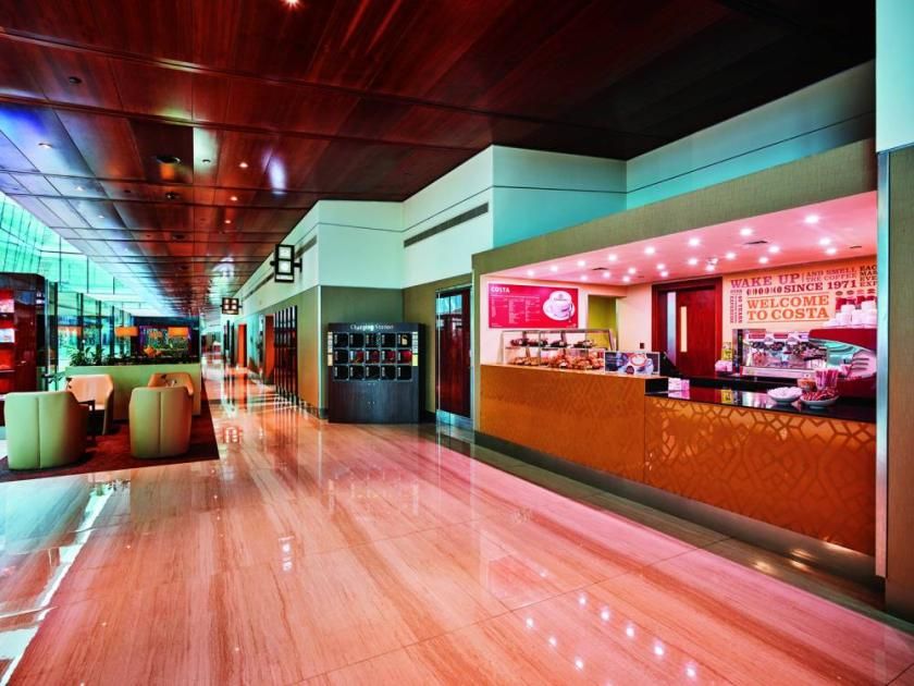 «طيران الإمارات» تحتفظ بصدارة تجارب العملاء محلياً