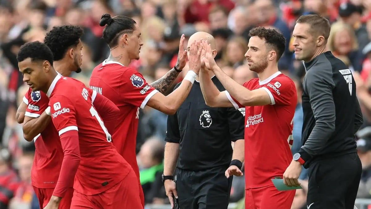 ليفربول يتلقى ضربة قبل الديربي