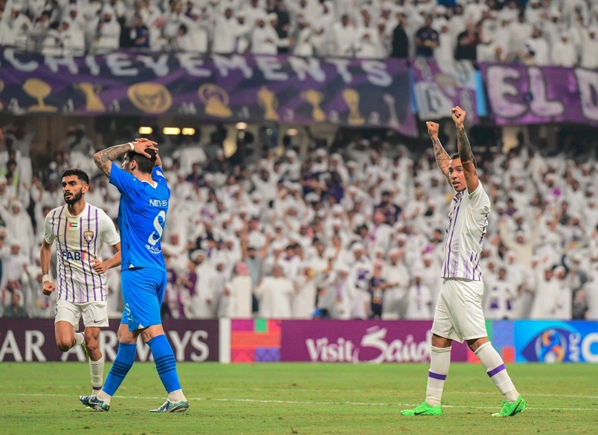 الهلال يفاجئ العين