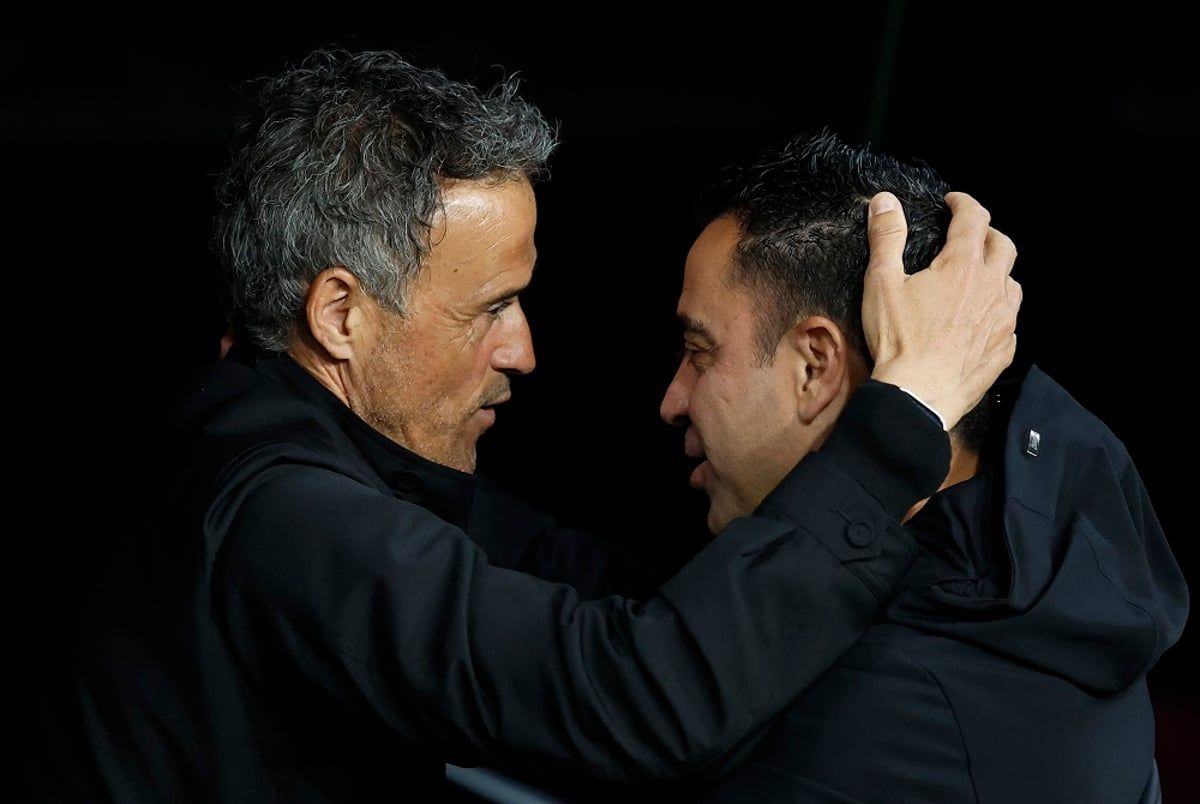 خطة ذكية.. برشلونة يستخدم تشافي من أجل "الحلم الكبير"