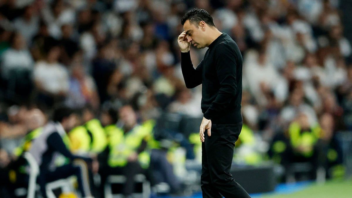 قرار جديد من تشافي بشأن استمراره مع برشلونة