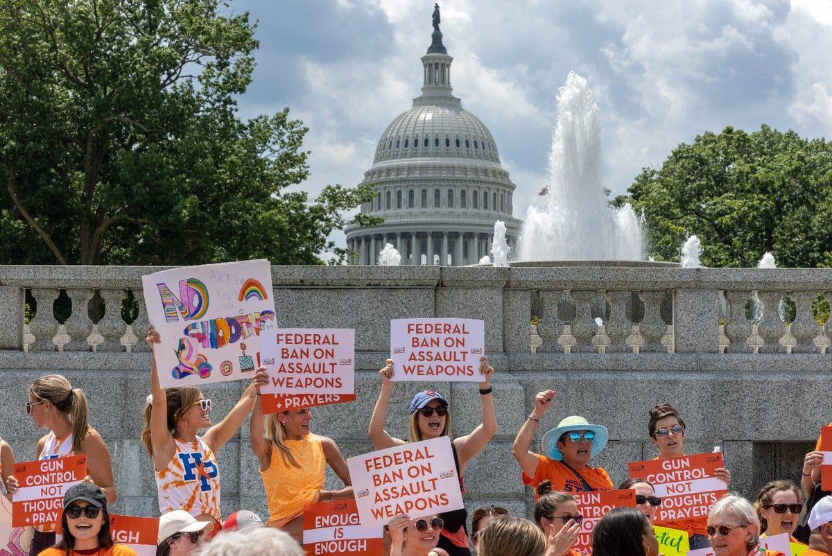 "دماء على أيديكم".. ولاية أمريكية تقر تسليح المعلمين في الفصول