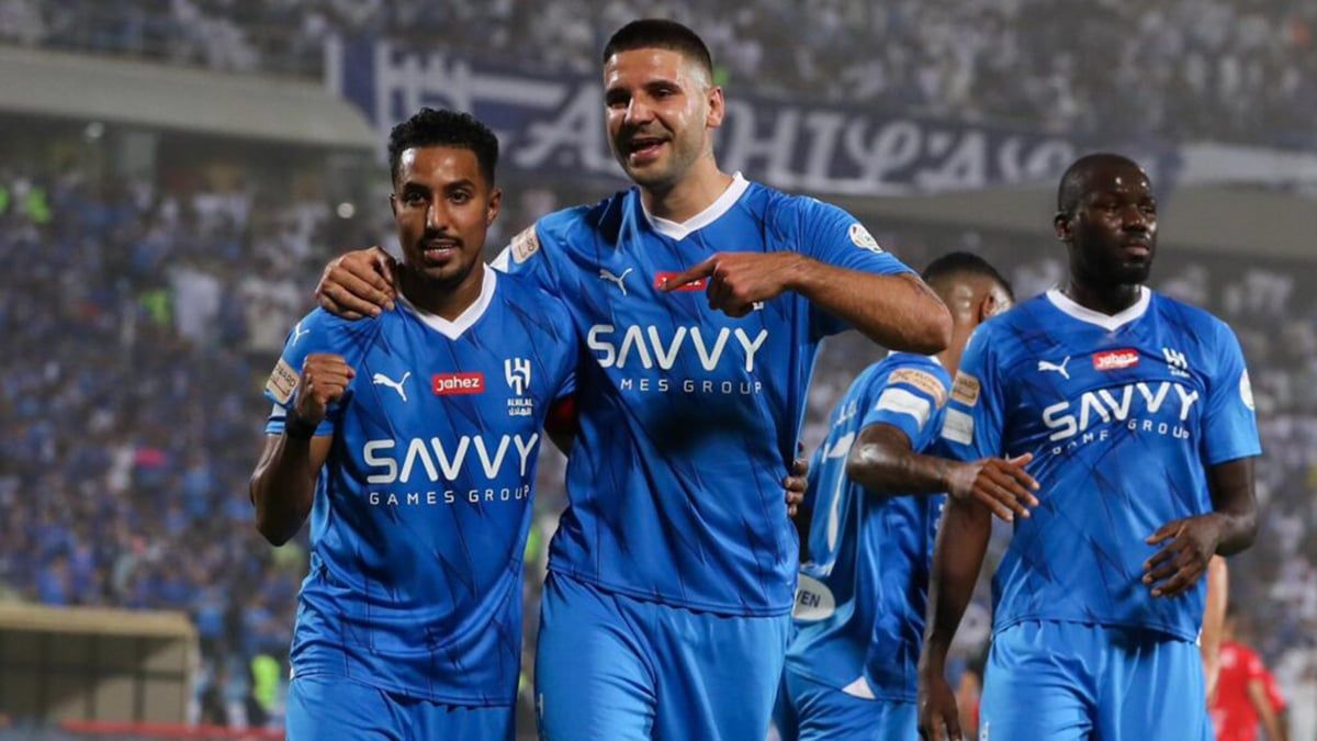 الهلال يتلقى ضربتين قويتين قبل مواجهة الفتح